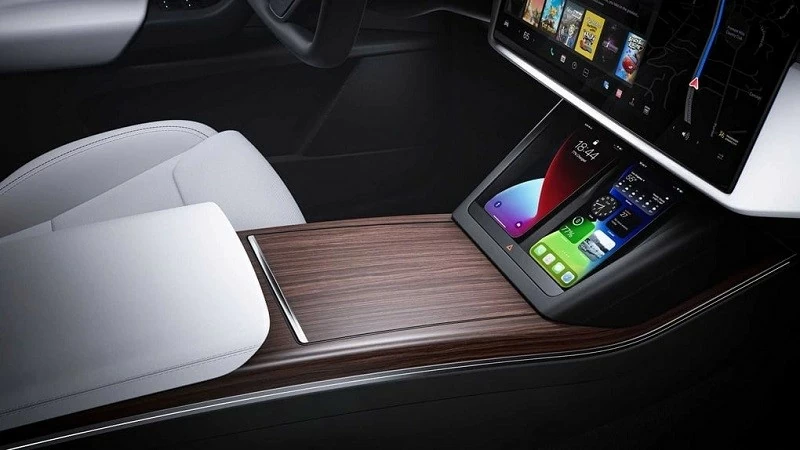 Bệ sạc điện thoại không dây là một trong những trang bị mà nhiều khách mua ô tô mới muốn có Bệ sạc điện thoại không dây là một trong những trang bị mà nhiều khách mua ô tô mới muốn có