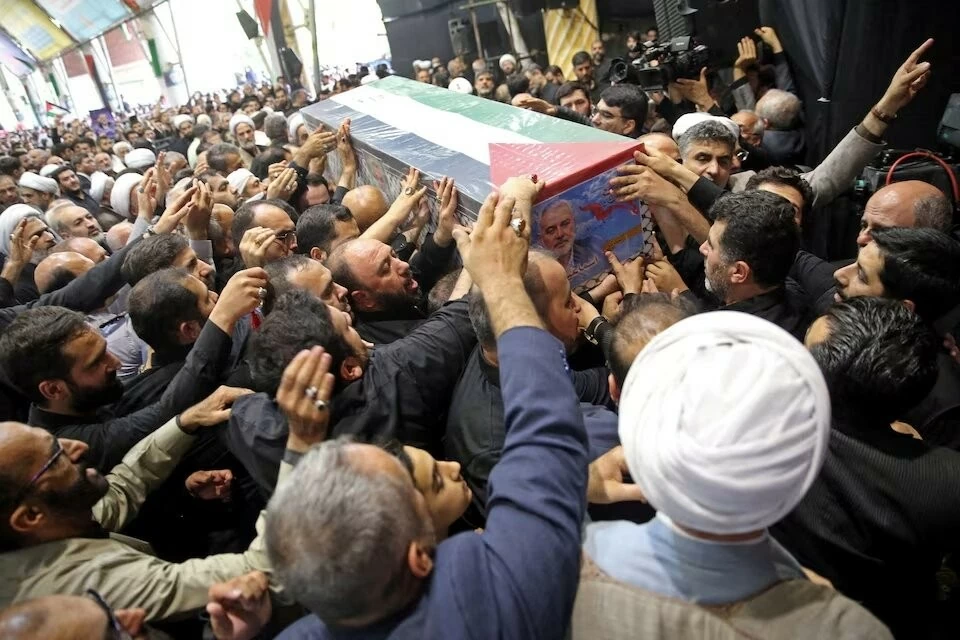 Lễ tang thủ lĩnh Hamas Ismail Haniyeh Lễ tang thủ lĩnh Hamas Ismail Haniyeh tại thủ đô Tehran, Iran vào 1/8/2024. (Nguồn: Reuters) Lễ tang thủ lĩnh Hamas Ismail Haniyeh Lễ tang thủ lĩnh Hamas Ismail Haniyeh tại thủ đô Tehran, Iran vào 1/8/2024. (Nguồn: Reuters)