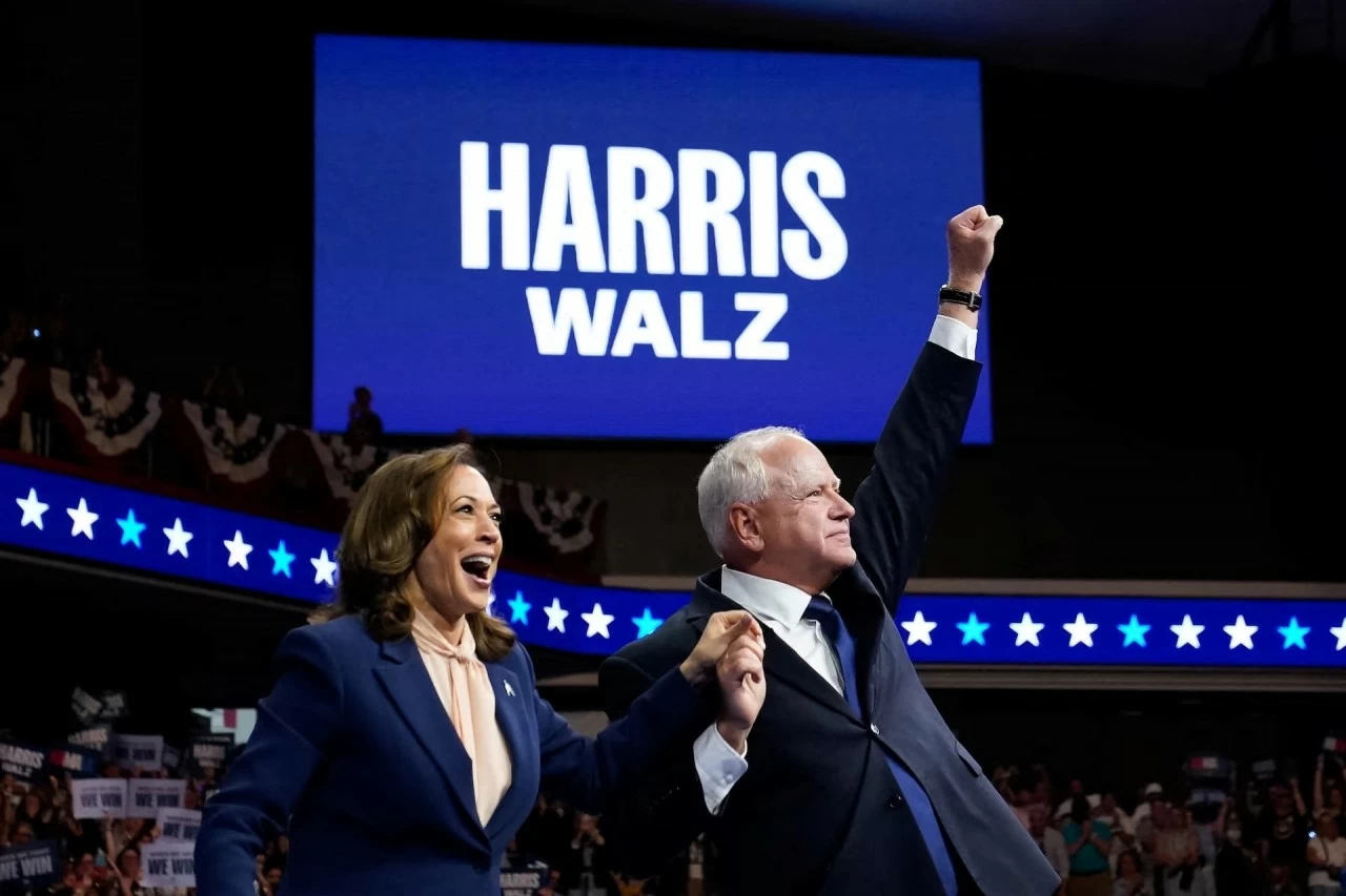 Bầu cử Tổng thống Mỹ: Bộ đôi Kamala Harris và Tim Walz khởi động chiến dịch tranh cử ở Philadelphia Bầu cử Tổng thống Mỹ: Bộ đôi Kamala Harris và Tim Walz khởi động chiến dịch tranh cử ở Philadelphia