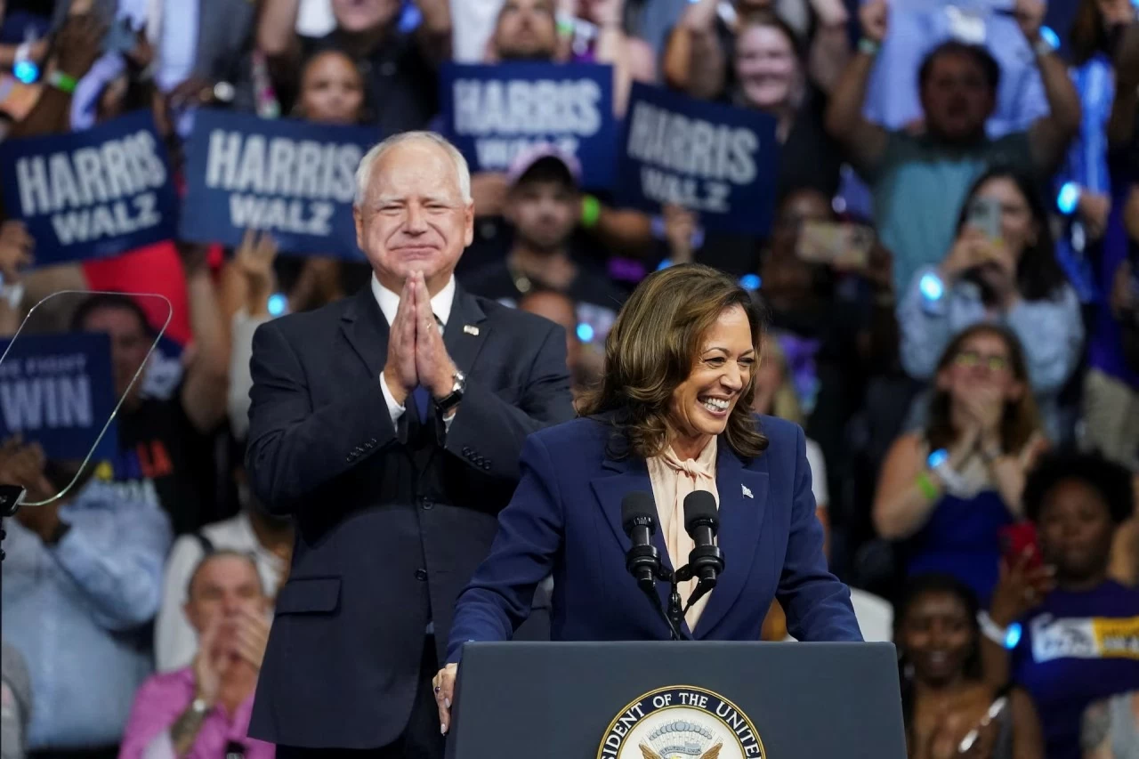 Bầu cử Tổng thống Mỹ: Bộ đôi Kamala Harris và Tim Walz khởi động chiến dịch tranh cử ở Philadelphia Bầu cử Tổng thống Mỹ: Bộ đôi Kamala Harris và Tim Walz khởi động chiến dịch tranh cử ở Philadelphia