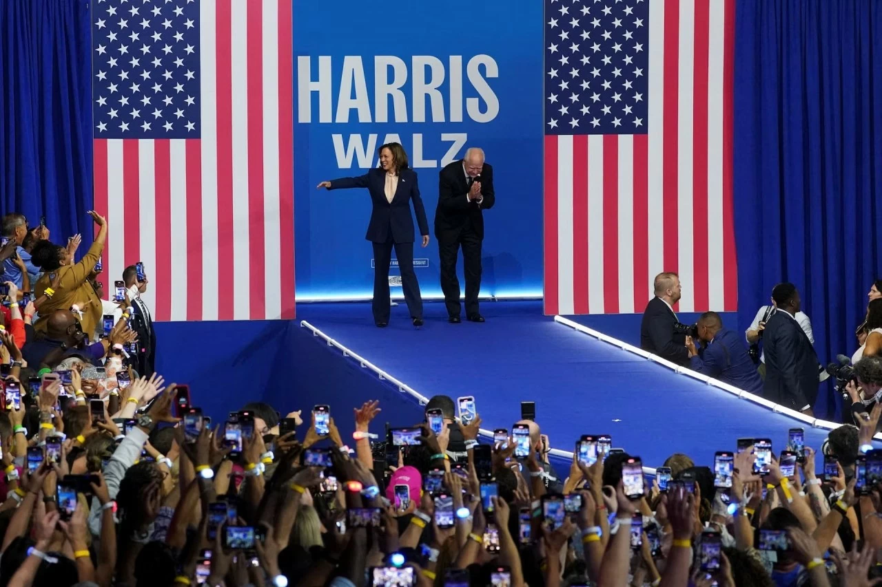 Bầu cử Tổng thống Mỹ: Bộ đôi Kamala Harris và Tim Walz khởi động chiến dịch tranh cử ở Philadelphia Bầu cử Tổng thống Mỹ: Bộ đôi Kamala Harris và Tim Walz khởi động chiến dịch tranh cử ở Philadelphia