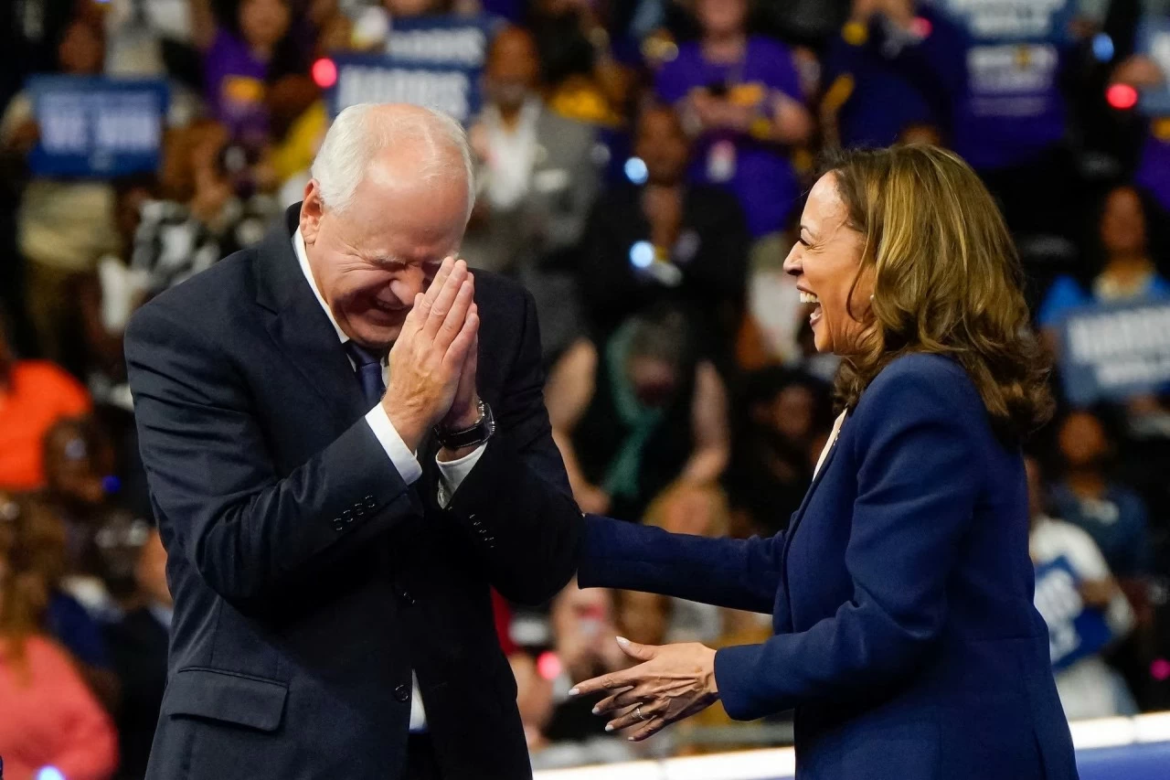 Bầu cử Tổng thống Mỹ: Bộ đôi Kamala Harris và Tim Walz khởi động chiến dịch tranh cử ở Philadelphia Bầu cử Tổng thống Mỹ: Bộ đôi Kamala Harris và Tim Walz khởi động chiến dịch tranh cử ở Philadelphia