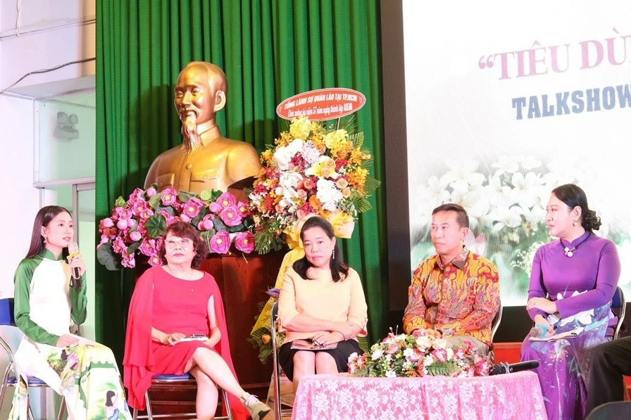 Hoa hậu Nguyễn Thanh Hà đồng hành cùng Ngày hội giao lưu văn hóa các Quốc gia Đông Nam Á Hoa hậu Nguyễn Thanh Hà đồng hành cùng Ngày hội giao lưu văn hóa các Quốc gia Đông Nam Á