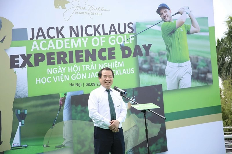 Ông Hà Văn Siêu, Phó Cục trưởng Cục Du lịch Quốc gia chia sẻ về tiềm năng du lịch golf và phát triển golf tại Thủ đô Hà Nội. Ông Hà Văn Siêu, Phó Cục trưởng Cục Du lịch Quốc gia chia sẻ về tiềm năng du lịch golf và phát triển golf tại Thủ đô Hà Nội.