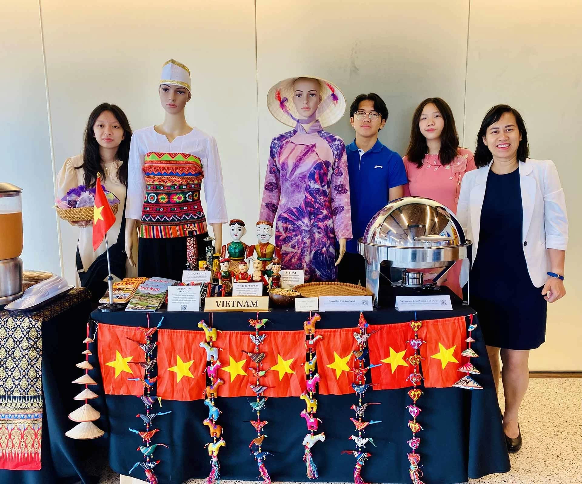 Kỷ niệm Ngày ASEAN 2024 tại Washington DC: Quảng bá vẻ đẹp đất nước, con người Việt Nam Kỷ niệm Ngày ASEAN 2024 tại Washington DC: Quảng bá vẻ đẹp đất nước, con người Việt Nam