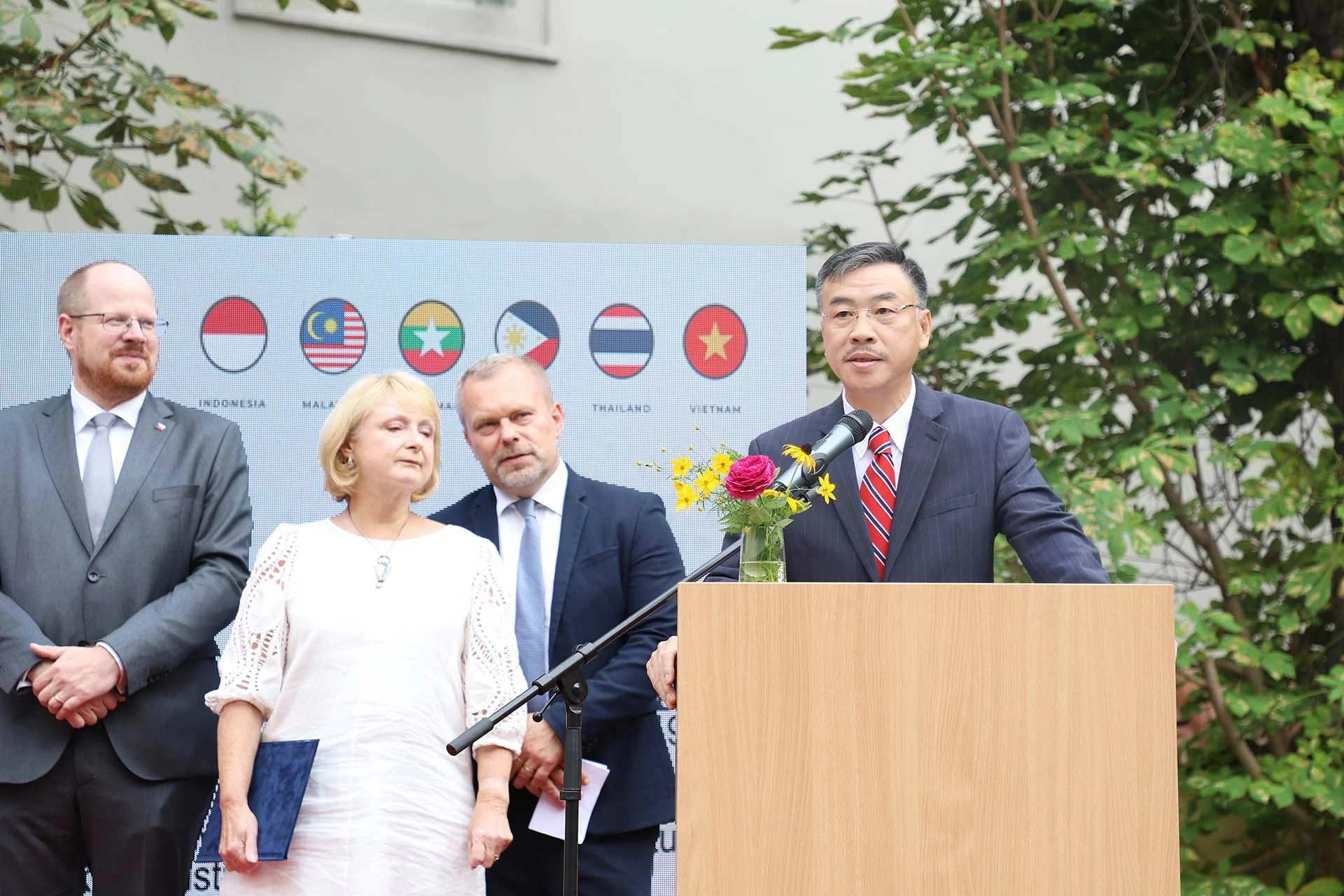 Czech mong muốn thúc đẩy hợp tác hơn nữa đối với các nước ASEAN Czech mong muốn thúc đẩy hợp tác hơn nữa đối với các nước ASEAN