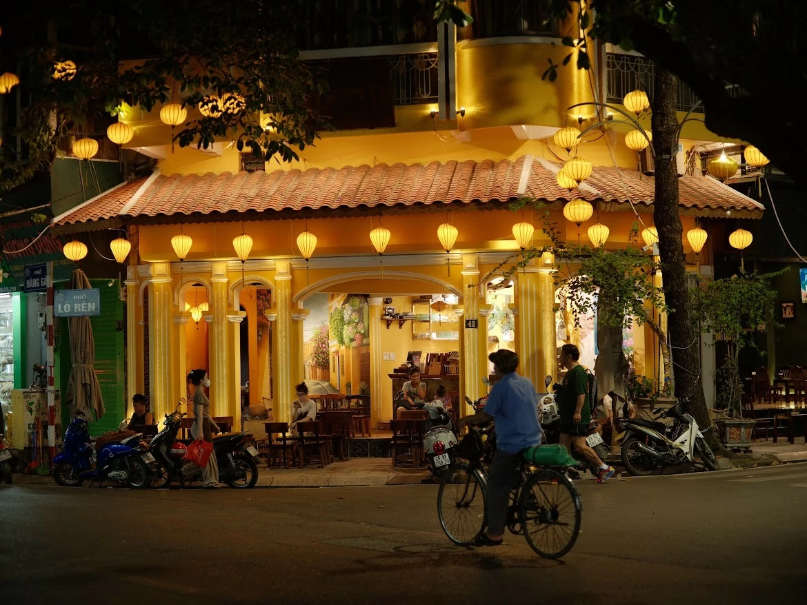 Hà Nội qua góc nhìn của Đại sứ Pakinstan Kohdayar Marri: 'Bình dị thôi... mà sao tôi bồi hồi' Hà Nội qua góc nhìn của Đại sứ Pakinstan Kohdayar Marri: 'Bình dị thôi... mà sao tôi bồi hồi'