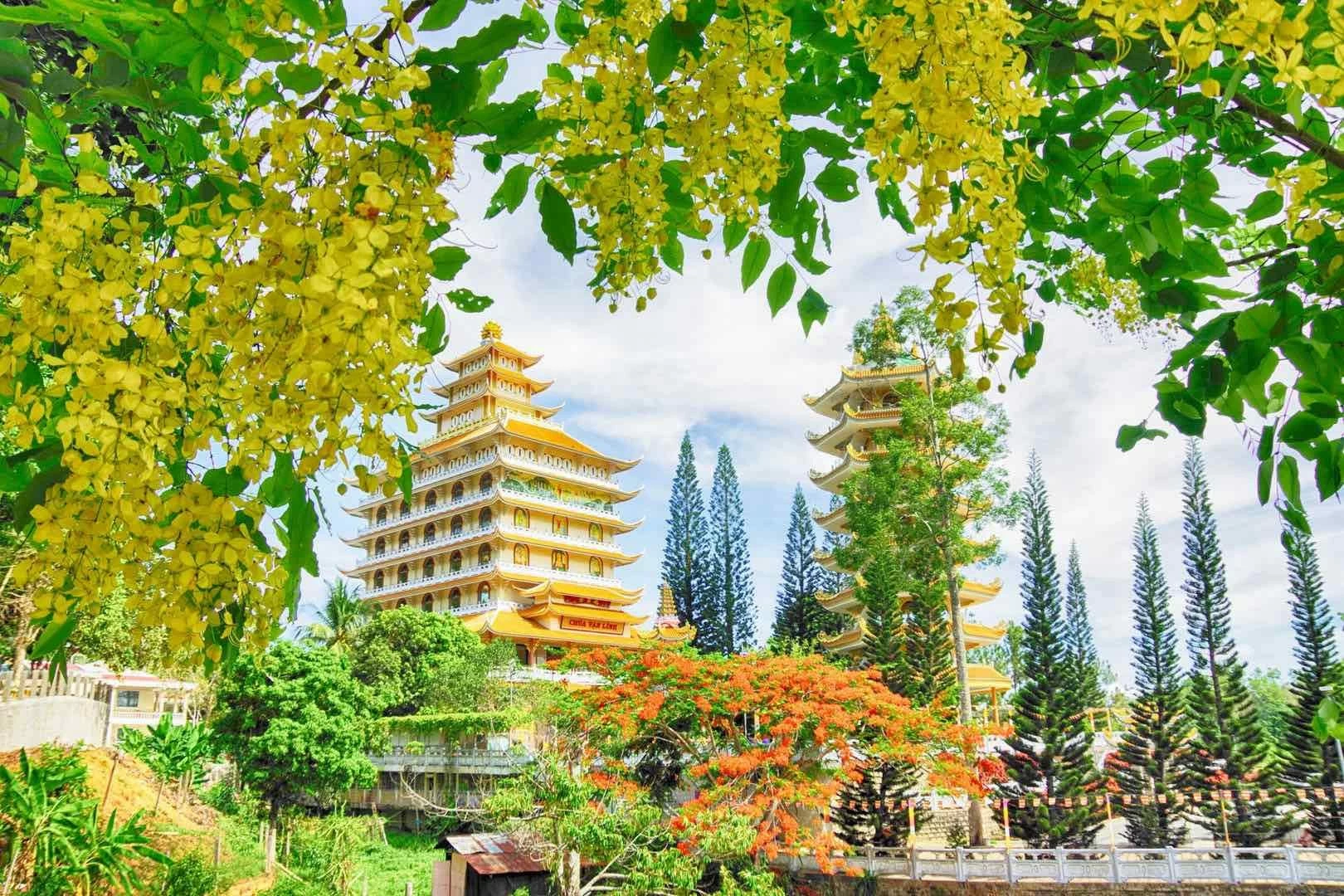 Về Núi Cấm săn mây, tắm suối mát lạnh Về Núi Cấm săn mây, tắm suối mát lạnh