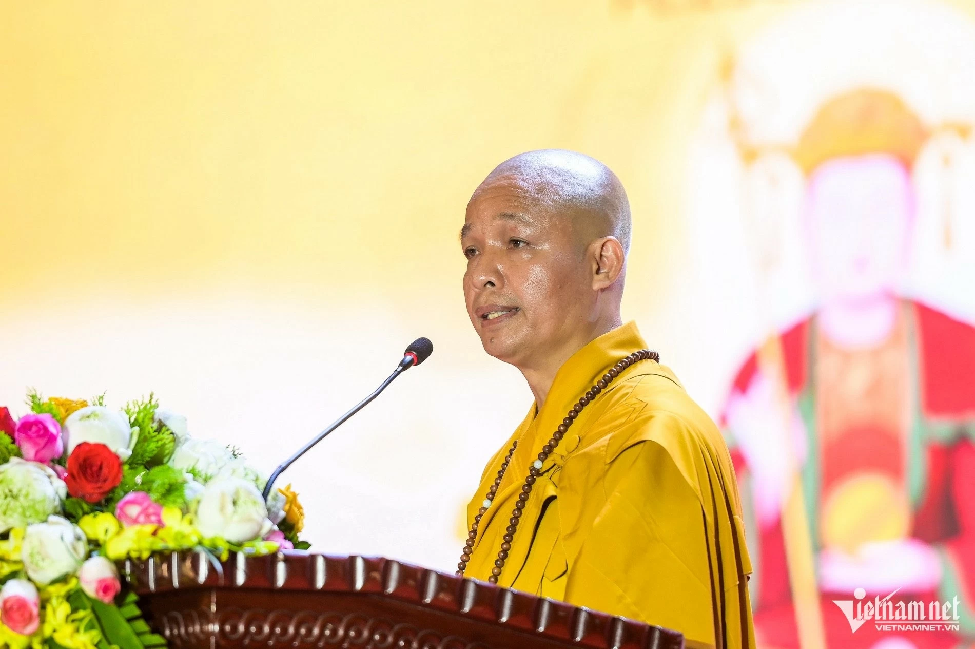 Thượng tọa Thích Minh Quang, Phó trụ trì chùa Tam Chúc phát biểu tại buổi lễ Thượng tọa Thích Minh Quang, Phó trụ trì chùa Tam Chúc phát biểu tại buổi lễ