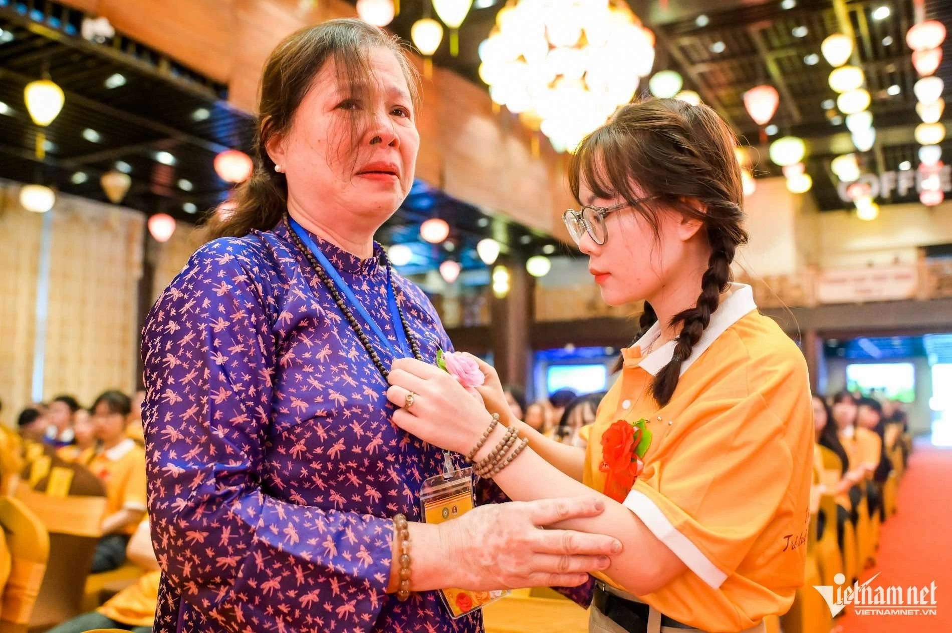 Hàng nghìn người dự lễ Vu Lan tại ngôi chùa lớn nhất thế giới Mặc nắng nóng cao điểm, hàng nghìn người dự lễ Vu Lan tại chùa Tam Chúc