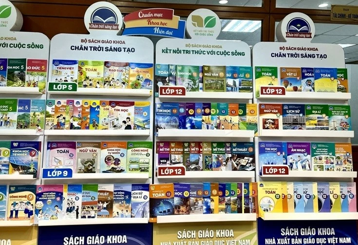 Giá sách giáo khoa giảm nhờ điều gì? Giá sách giáo khoa giảm nhờ điều gì?