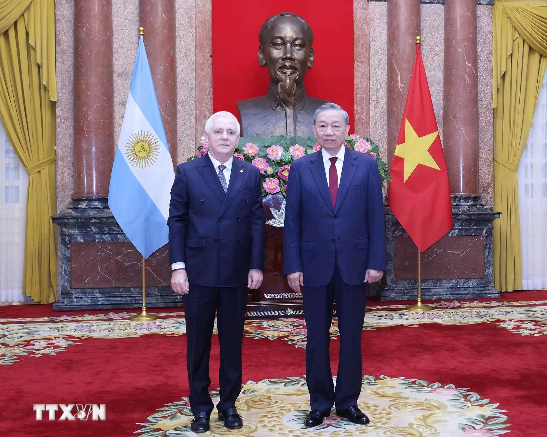 Tổng Bí thư, Chủ tịch nước Tô Lâm tiếp tiếp các Đại sứ trình Quốc thư Tổng Bí thư, Chủ tịch nước Tô Lâm tiếp tiếp các Đại sứ trình Quốc thư