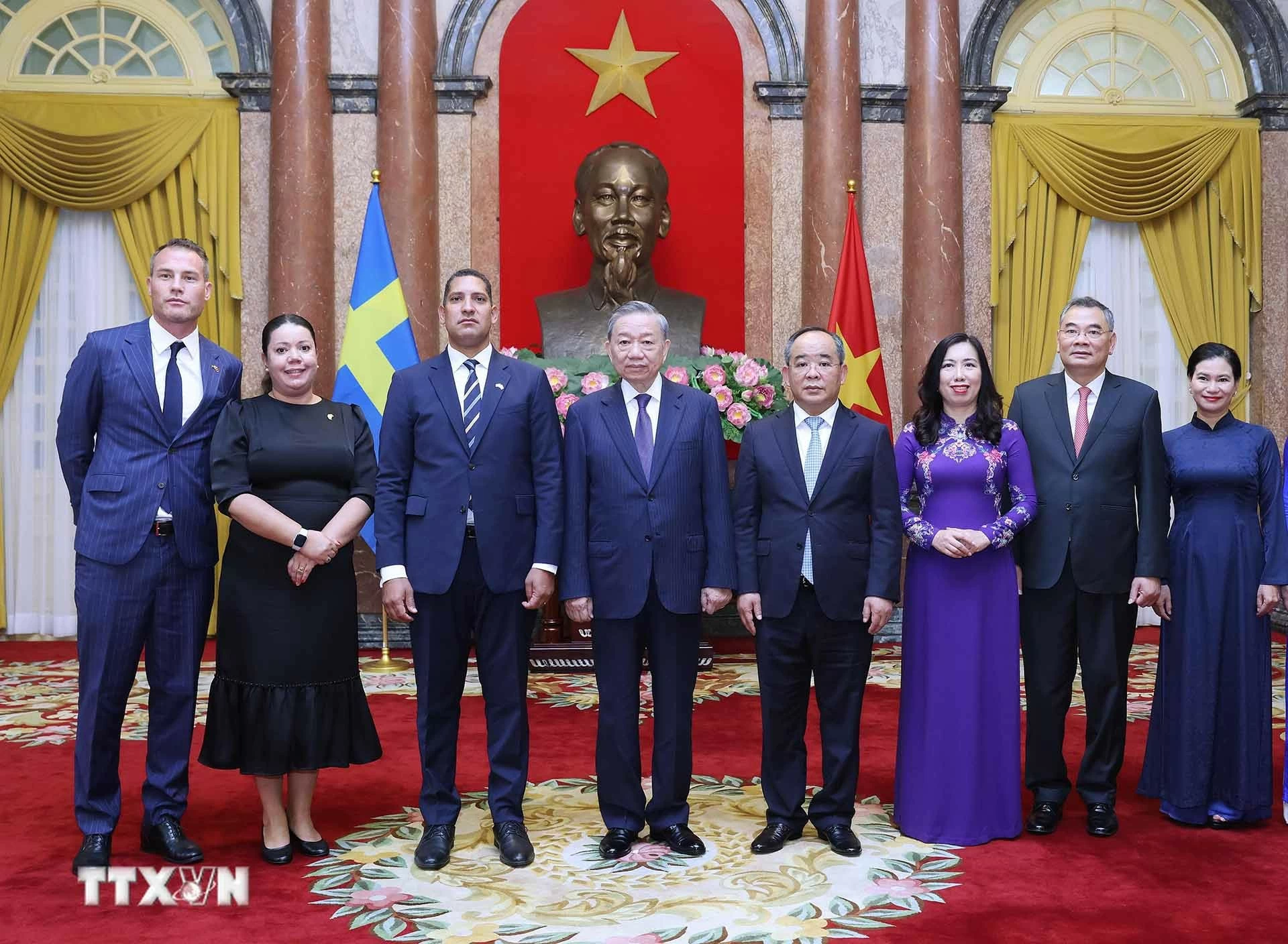 Tổng Bí thư, Chủ tịch nước Tô Lâm tiếp tiếp các Đại sứ trình Quốc thư Tổng Bí thư, Chủ tịch nước Tô Lâm tiếp tiếp các Đại sứ trình Quốc thư