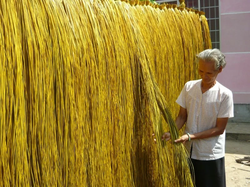 Nghề làm gốm ở Sa Huỳnh và nghề làm chiếu Cà Hom là Di sản văn hóa phi vật thể quốc gia Nghề làm gốm ở Sa Huỳnh và nghề làm chiếu Cà Hom là Di sản văn hóa phi vật thể quốc gia