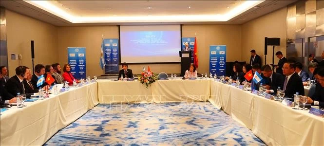 Hà Nội thúc đẩy hợp tác với các địa phương Argentina Hà Nội thúc đẩy hợp tác với các địa phương Argentina
