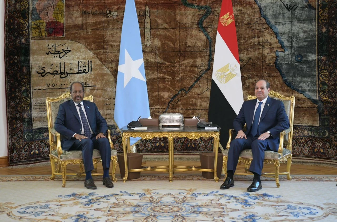 Tổng thống Ai Cập Abdel-Fattah El-Sisi hội đàm với người đồng cấp Somalia Hassan Sheikh Mohamud tại Cairo ngày 14/8. (Nguồn: Egypt Today) Tổng thống Ai Cập Abdel-Fattah El-Sisi hội đàm với người đồng cấp Somalia Hassan Sheikh Mohamud tại Cairo ngày 14/8. (Nguồn: Egypt Today)
