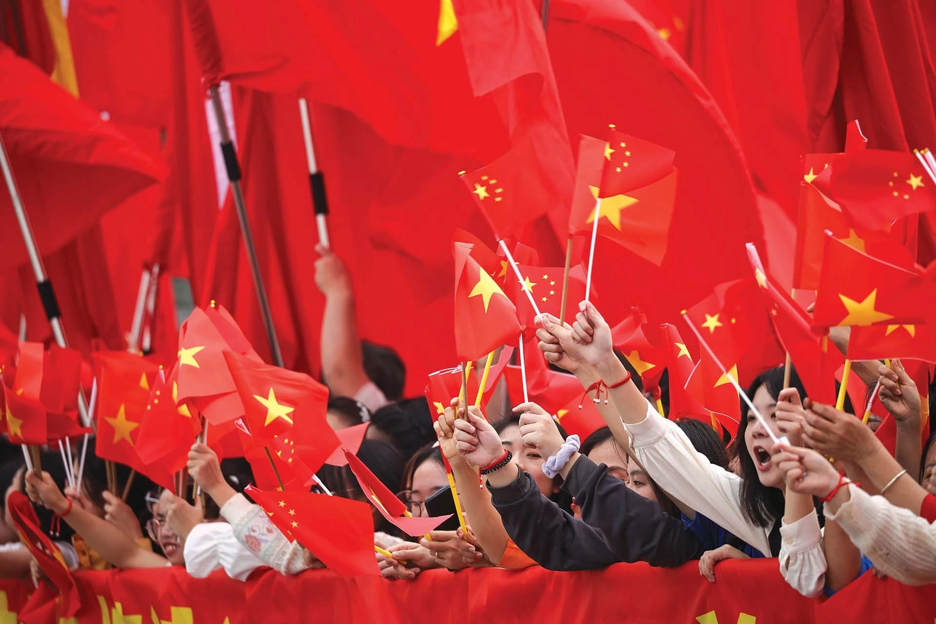 Quan hệ Việt Nam - Trung Quốc duy trì đà phát triển tích cực, không khí hợp tác lan tỏa mạnh mẽ đến các cấp, các ngành và các tầng lớp nhân dân. Ảnh minh họa. (Nguồn: VGP) Quan hệ Việt Nam - Trung Quốc duy trì đà phát triển tích cực, không khí hợp tác lan tỏa mạnh mẽ đến các cấp, các ngành và các tầng lớp nhân dân. Ảnh minh họa. (Nguồn: VGP)