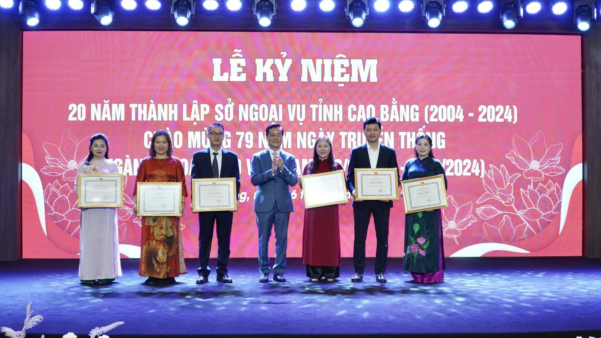 Sở Ngoại vụ tỉnh Cao Bằng kỷ niệm 20 năm thành lập, vinh dự nhận Bằng khen của Bộ trưởng Ngoại giao