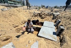 Xung đột ở Dải Gaza: Đàm phán tiếp diễn, Hamas kiên quyết với điều kiện Israel phải rút quân, LHQ nói về 'cột mốc đáng buồn' cho thế giới