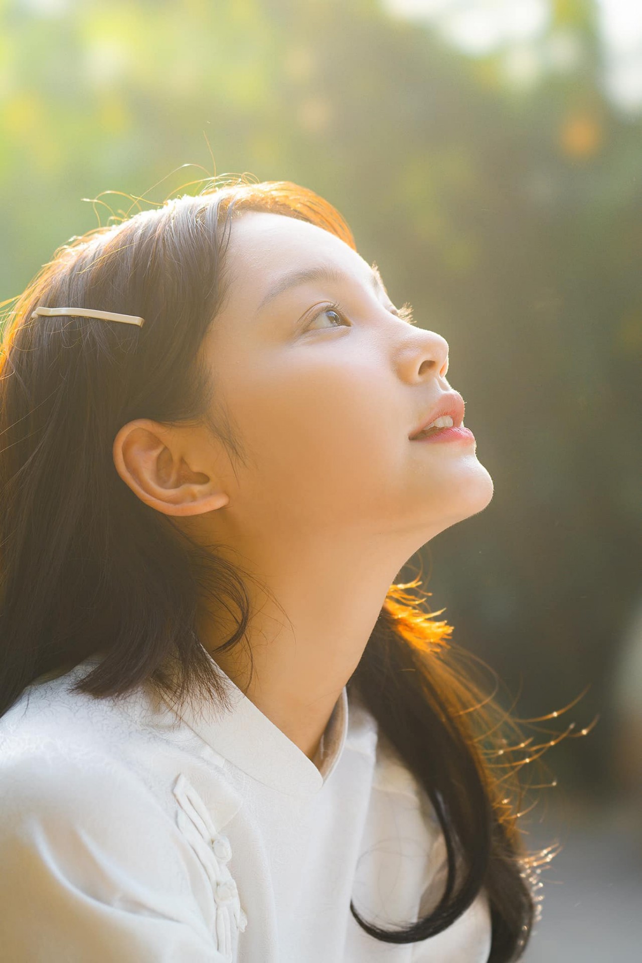 Nhan sắc trong veo của Thu Hà Ceri - 'nàng Pu' trong phim Đi giữa trời rực rỡ