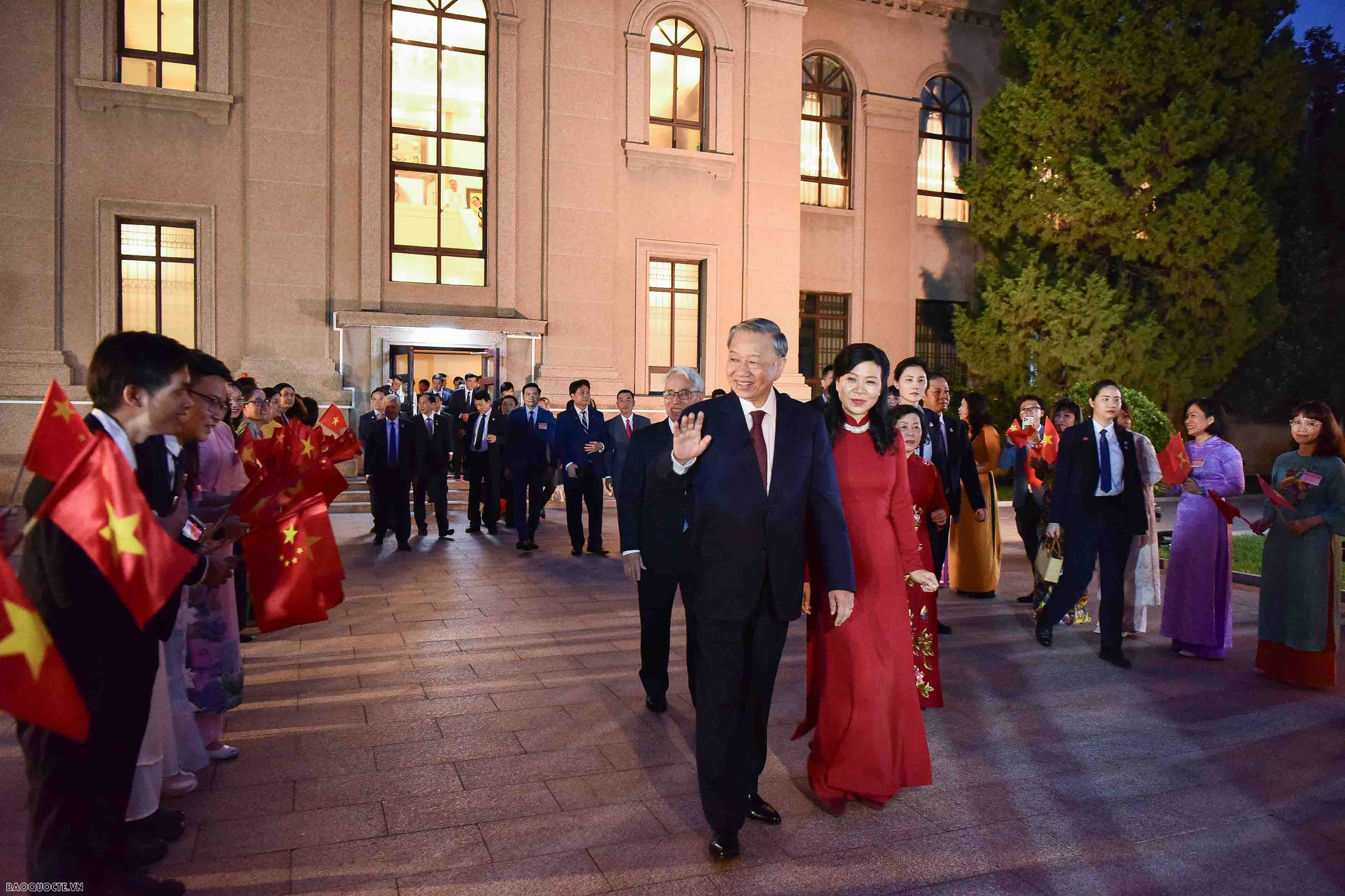 Trung Quốc dành nhiều biệt lệ để đón tiếp Tổng Bí thư, Chủ tịch nước Tô Lâm và Phu nhân Trung Quốc dành nhiều biệt lệ để đón tiếp Tổng Bí thư, Chủ tịch nước Tô Lâm và Phu nhân