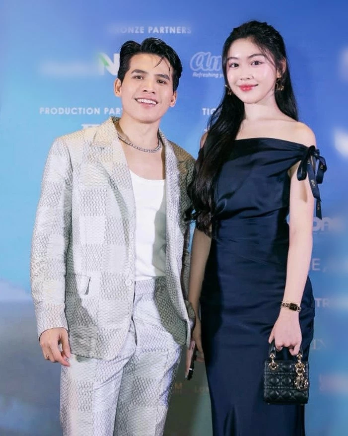 Con gái Lọ Lem nhà MC Quyền Linh Con gái Lọ Lem nhà MC Quyền Linh