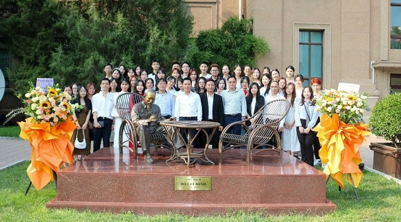 Đại sứ Phạm Sao Mai: Thiết thực hướng tới kỷ niệm 75 năm quan hệ ngoại giao Việt Nam-Trung Quốc Đại sứ Phạm Sao Mai: Thiết thực hướng tới kỷ niệm 75 năm quan hệ ngoại giao Việt Nam-Trung Quốc