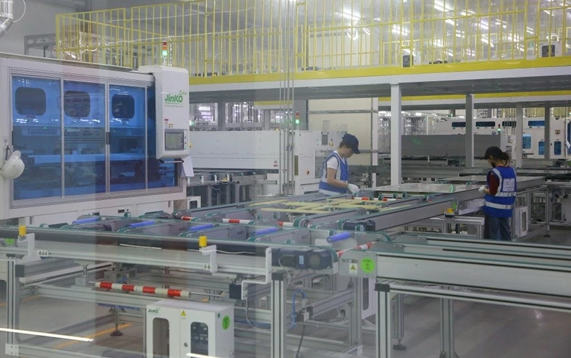 Dây chuyền hiện đại tại Công ty TNHH Công nghiệp Solar Việt Nam (KCN Sông Khoai, TX Quảng Yên) Dây chuyền hiện đại tại Công ty TNHH Công nghiệp Solar Việt Nam (KCN Sông Khoai, TX Quảng Yên)