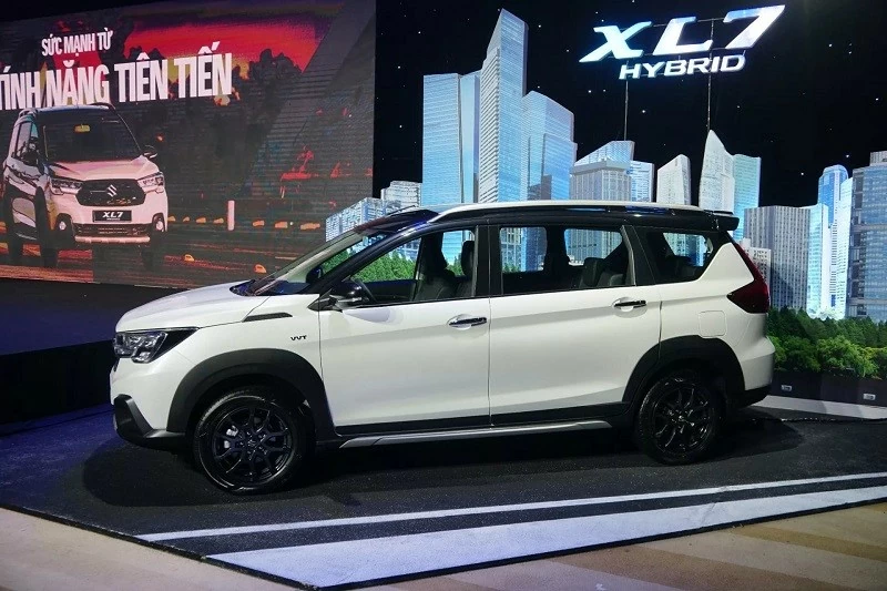 Suzuki XL7 Hybrid ra mắt khách hàng Việt, giá 599 triệu đồng Suzuki XL7 Hybrid ra mắt khách hàng Việt, giá 599 triệu đồng