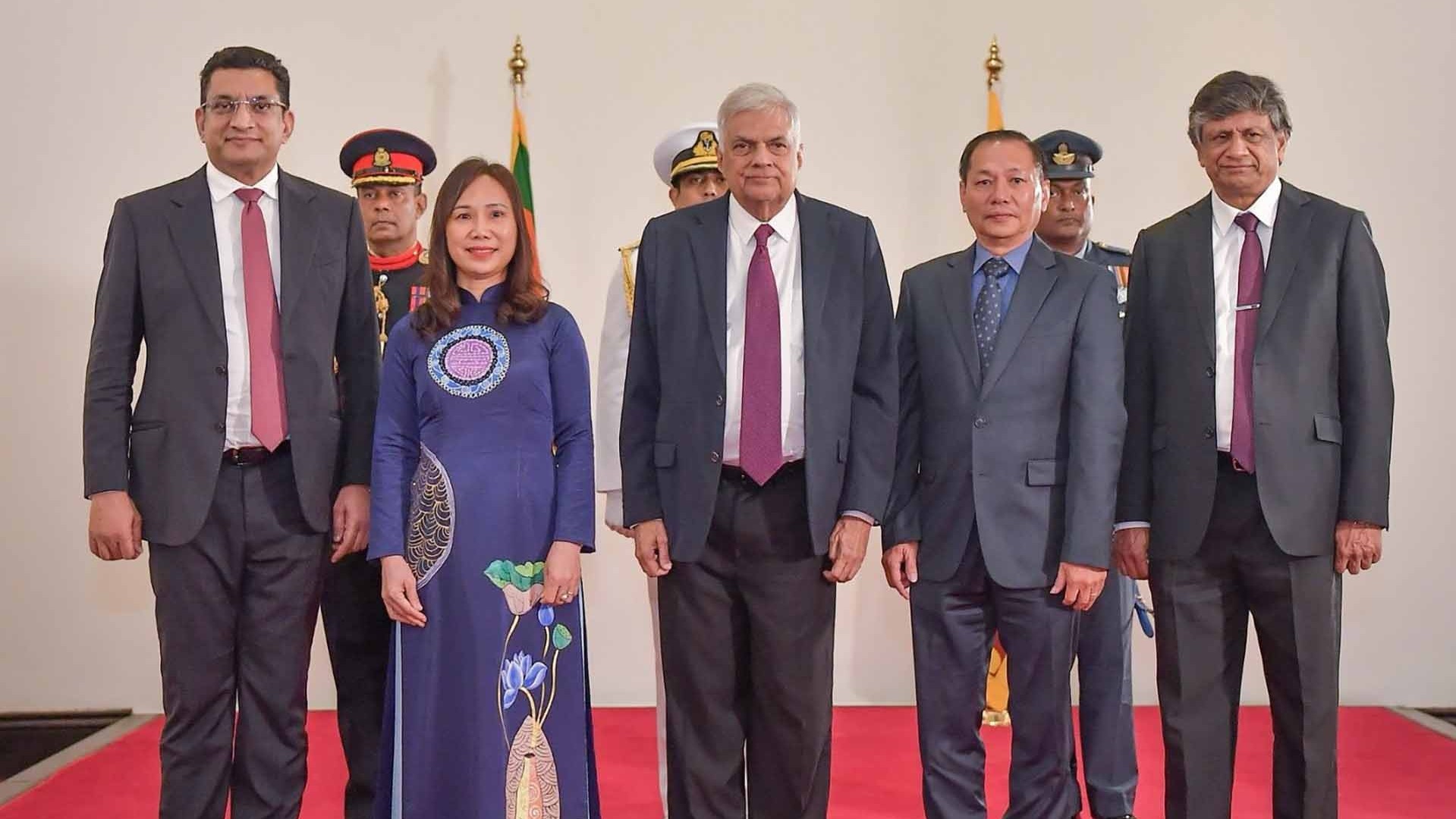 Đại sứ Trịnh Thị Tâm trình Thư ủy nhiệm lên Tổng thống Sri Lanka