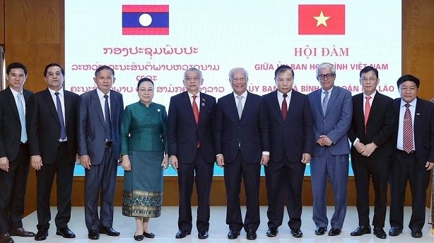 Thúc đẩy hoạt động hoà bình, đoàn kết giữa Việt Nam và Lào
