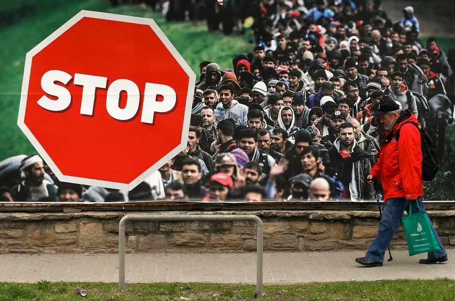 Vấn đề di cư: Hungary dọa ra 'chiêu hiểm' để trả đũa đòn nặng của EU, Anh ghi nhận con số người được tị nạn khổng lồ Vấn đề di cư: Hungary dọa ra 'chiêu hiểm' để trả đũa đòn nặng của EU, Anh ghi nhận con số người được tị nạn khổng lồ