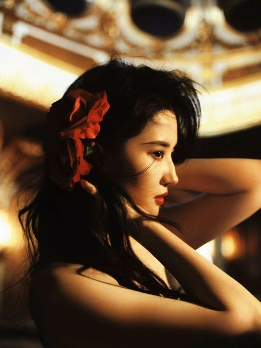 Lưu Diệc Phi mừng sinh nhật tuổi 37 Lưu Diệc Phi mừng sinh nhật tuổi 37