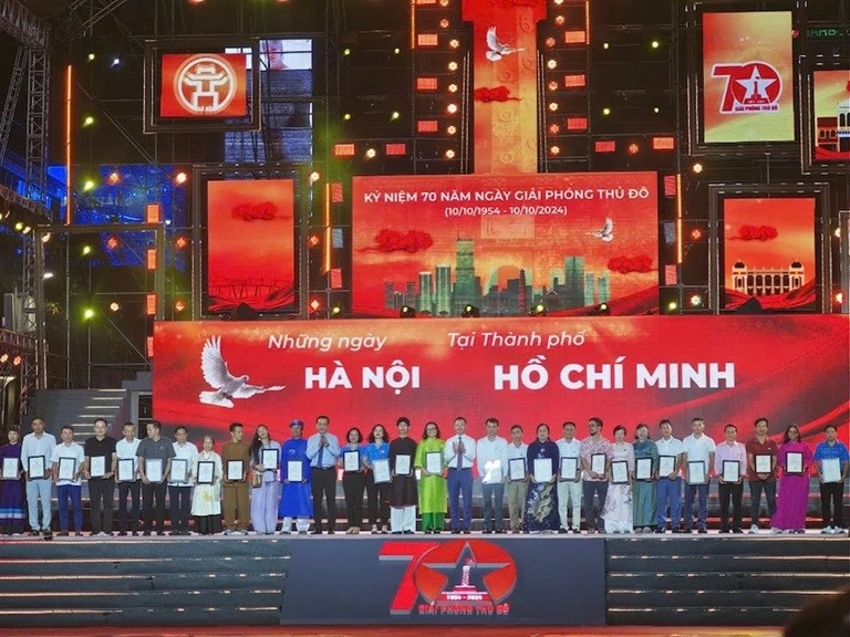 Bế mạc chương trình 'Những ngày Hà Nội tại TP. Hồ Chí Minh' Bế mạc chương trình 'Những ngày Hà Nội tại TP. Hồ Chí Minh'