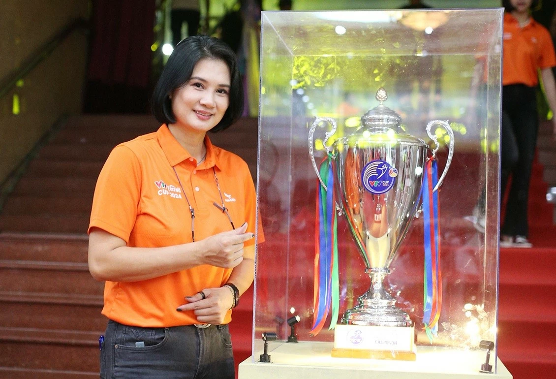 Tài năng và xinh đẹp, Kim Huệ chính là Hoa khôi đầu tiên của VTV Cup năm 2004. Ngoài ra, cựu tay đập Bộ Thông tin (nay là Binh chủng Thông tin) cũng nhận hai giải Hoa khôi quốc tế khác. Tài năng và xinh đẹp, Kim Huệ chính là Hoa khôi đầu tiên của VTV Cup năm 2004. Ngoài ra, cựu tay đập Bộ Thông tin (nay là Binh chủng Thông tin) cũng nhận hai giải Hoa khôi quốc tế khác.