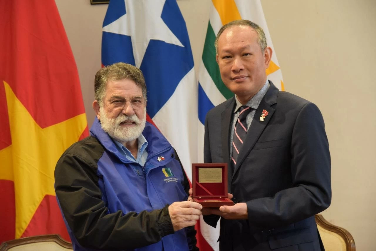 Đại sứ Phạm Trường Giang: Khẳng định vị thế Việt Nam trong chính sách của Chile và đối với các nước Mỹ Latinh Đại sứ Phạm Trường Giang: Khẳng định vị thế Việt Nam trong chính sách của Chile và đối với các nước Mỹ Latinh