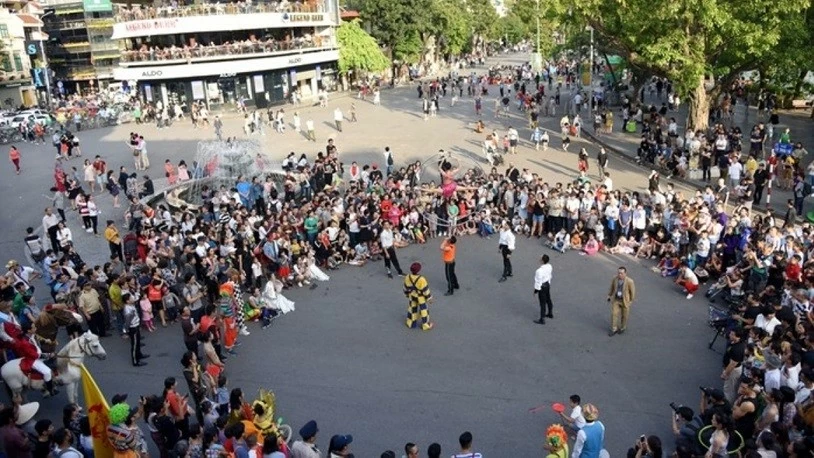 Luật Thủ đô (sửa đổi): Tạo đà cho Hà Nội 'bứt tốc' Luật Thủ đô (sửa đổi): Tạo đà cho Hà Nội 'bứt tốc'