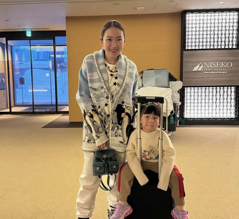 Ngoại giao thời trang: Thủ tướng trẻ của Thái Lan đang viết lại các quy tắc thời trang Ngoại giao thời trang: Thủ tướng trẻ của Thái Lan đang viết lại các quy tắc thời trang