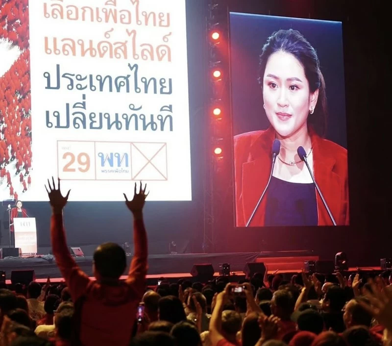 Ngoại giao thời trang: Thủ tướng trẻ của Thái Lan đang viết lại các quy tắc thời trang Ngoại giao thời trang: Thủ tướng trẻ của Thái Lan đang viết lại các quy tắc thời trang