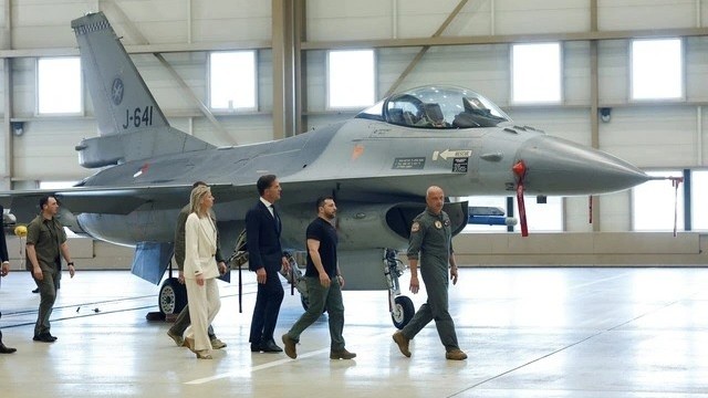 Ukraine tuyên bố F-16 xung trận, yêu cầu NATO họp khẩn cấp, muốn trình bày kế hoạch tác chiến với lãnh đạo Mỹ