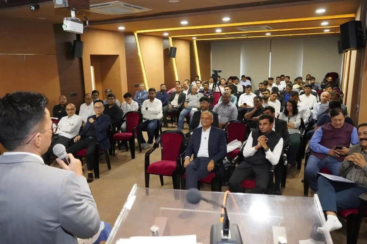 Tổng lãnh sự Việt Nam tại Mumbai Lê Quang Biên. Tổng lãnh sự Việt Nam tại Mumbai Lê Quang Biên.