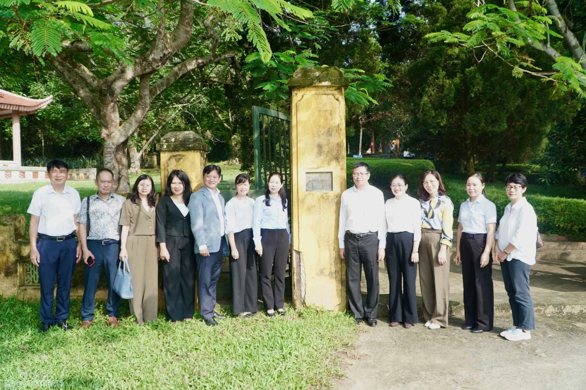 Cán bộ Ngoại giao hướng về cội nguồn Cán bộ Ngoại giao hướng về cội nguồn