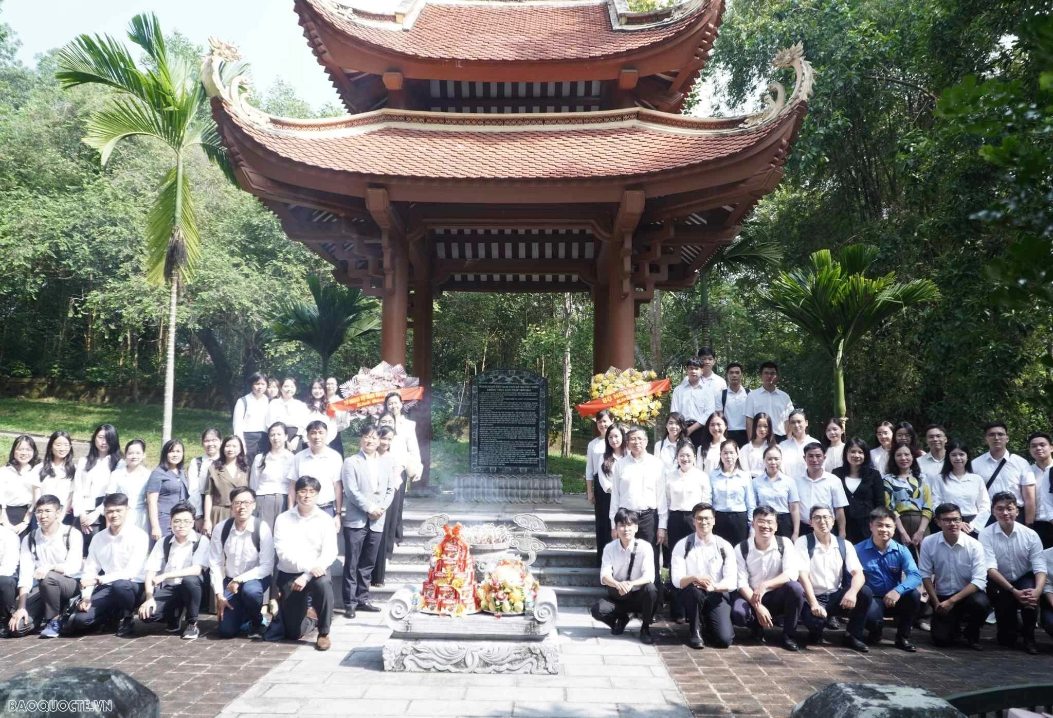 Địa chỉ đỏ của các cán bộ Ngoại giao Địa chỉ đỏ của các cán bộ Ngoại giao