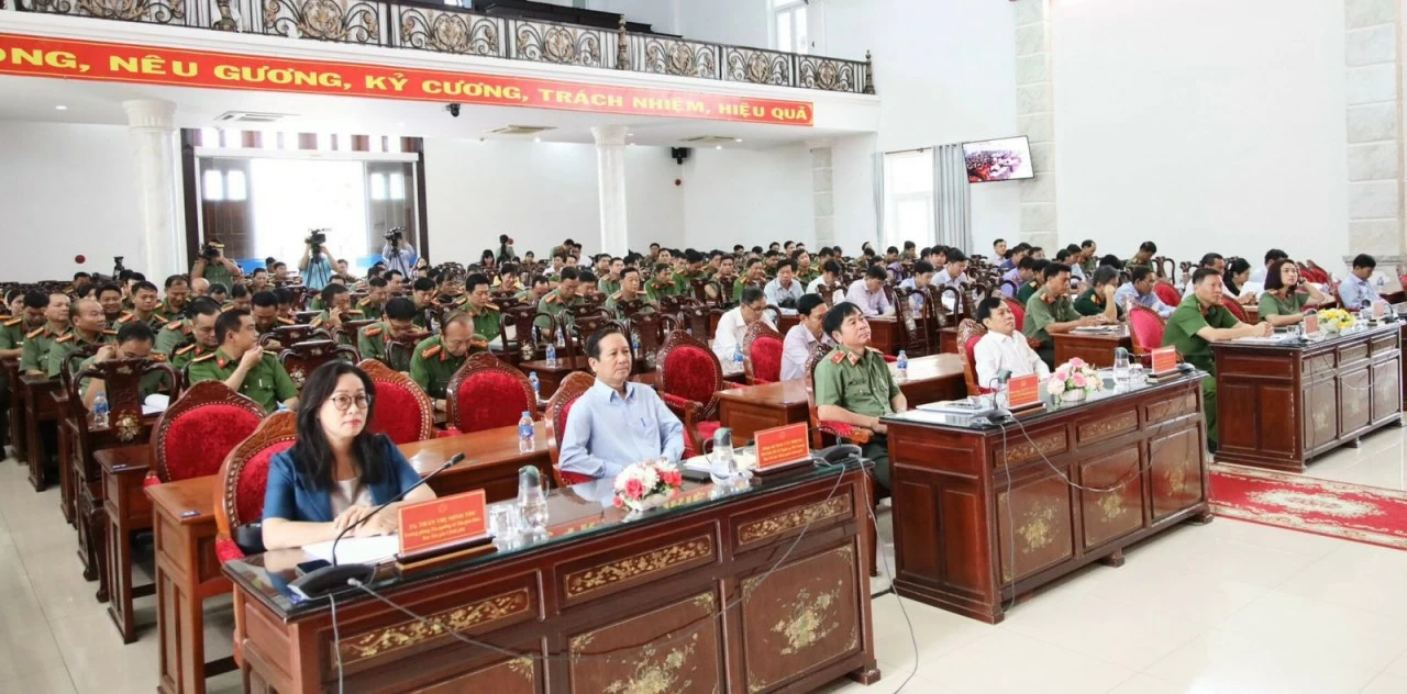 Cần Thơ tìm giải pháp tạo sự chuyển biến rõ nét trong công tác nhân quyền Cần Thơ tìm giải pháp tạo sự chuyển biến rõ nét trong công tác nhân quyền