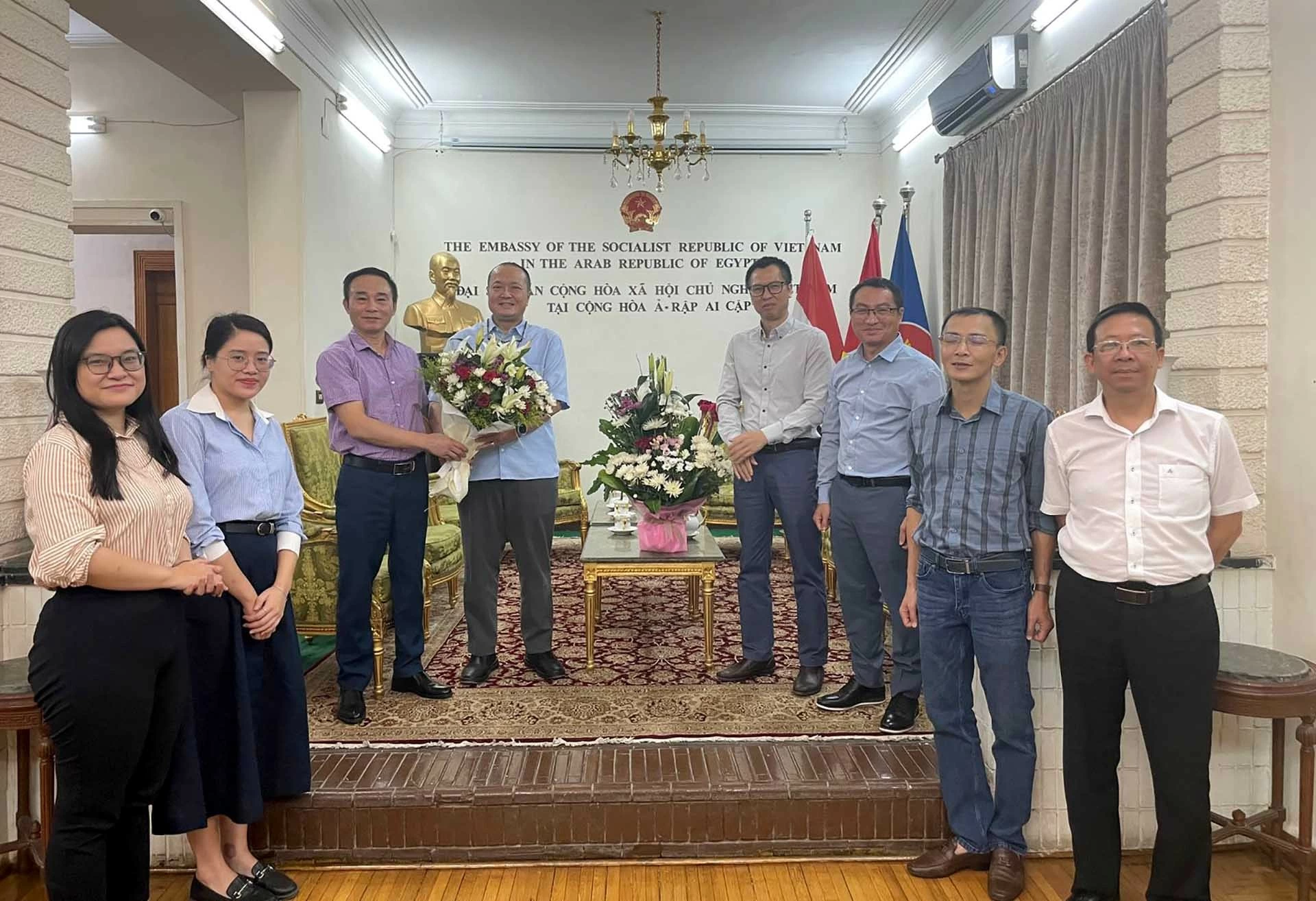 Đại sứ quán là ngôi nhà chung của các cơ quan Việt Nam tại Ai Cập Đại sứ quán là ngôi nhà chung của các cơ quan Việt Nam tại Ai Cập