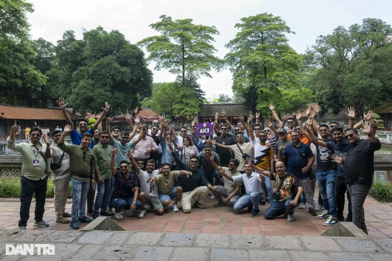 Hà Nội đón nhóm khách đầu tiên trong đoàn 4.500 khách du lịch Ấn Độ đến Việt Nam Hà Nội đón nhóm khách đầu tiên trong đoàn 4.500 khách du lịch Ấn Độ đến Việt Nam