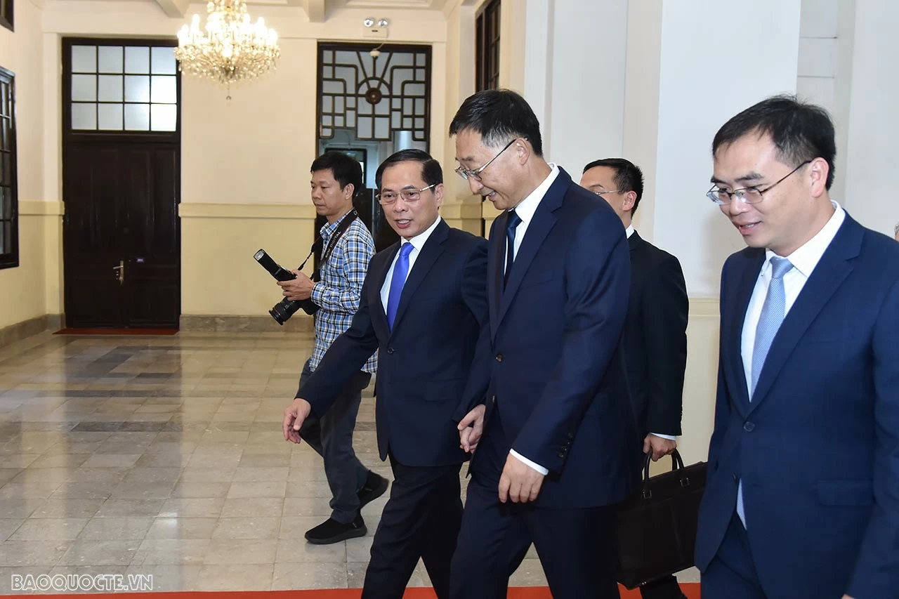 Phó Thủ tướng, Bộ trưởng Ngoại giao Bùi Thanh Sơn đón, tiếp Bí thư Khu ủy Quảng Tây Lưu Ninh Phó Thủ tướng, Bộ trưởng Ngoại giao Bùi Thanh Sơn đón, tiếp Bí thư Khu ủy Quảng Tây Lưu Ninh