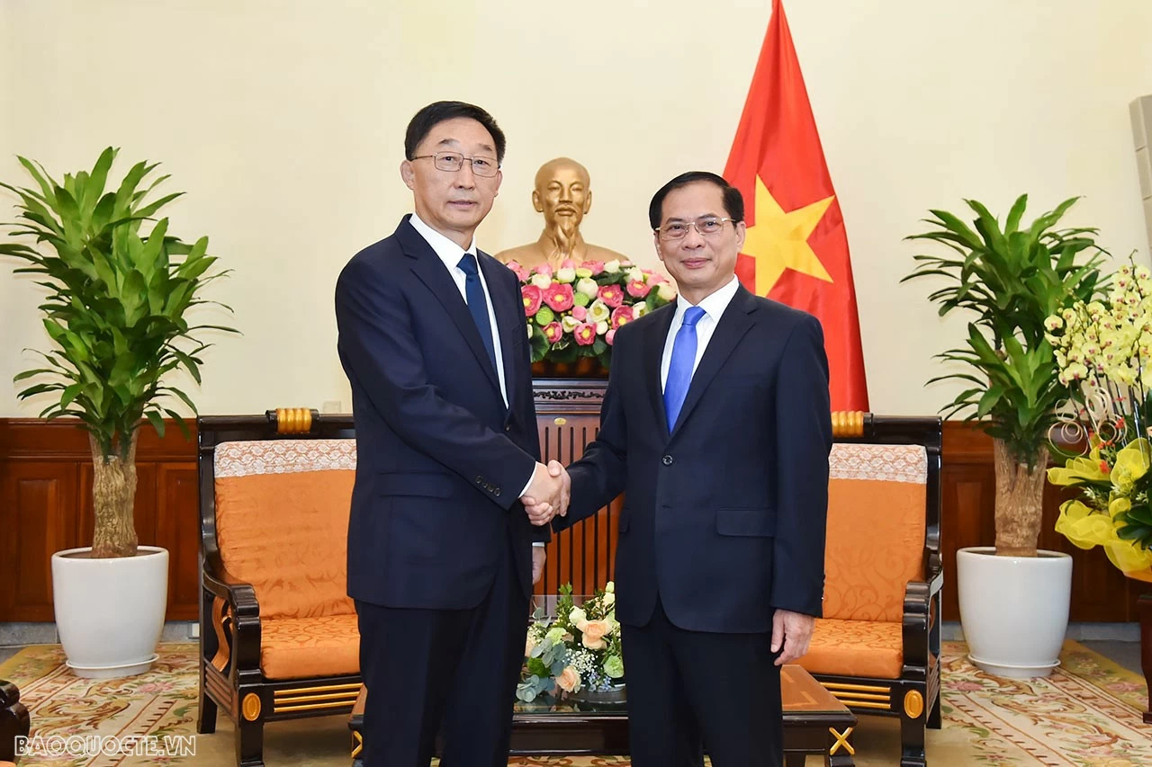 Phó Thủ tướng, Bộ trưởng Ngoại giao Bùi Thanh Sơn đón, tiếp Bí thư Khu ủy Quảng Tây Lưu Ninh Phó Thủ tướng, Bộ trưởng Ngoại giao Bùi Thanh Sơn đón, tiếp Bí thư Khu ủy Quảng Tây Lưu Ninh