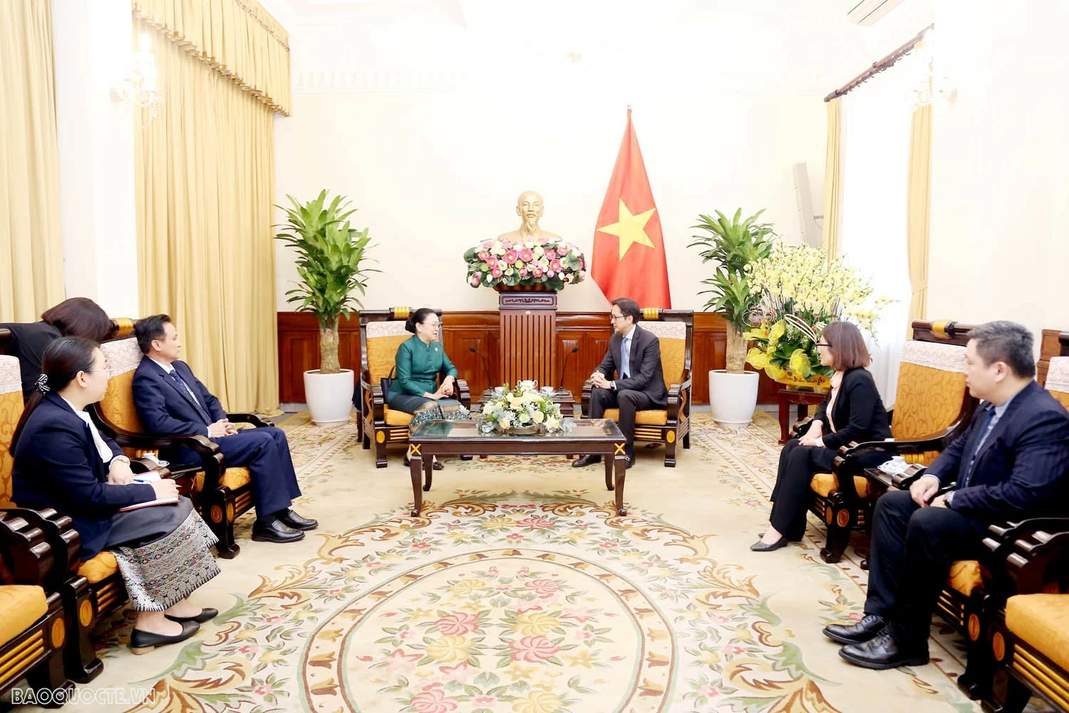 Đại sứ Lào Khamphao Ernthavanh chúc mừng 79 năm Quốc khánh Việt Nam Đại sứ Lào Khamphao Ernthavanh chúc mừng 79 năm Quốc khánh Việt Nam