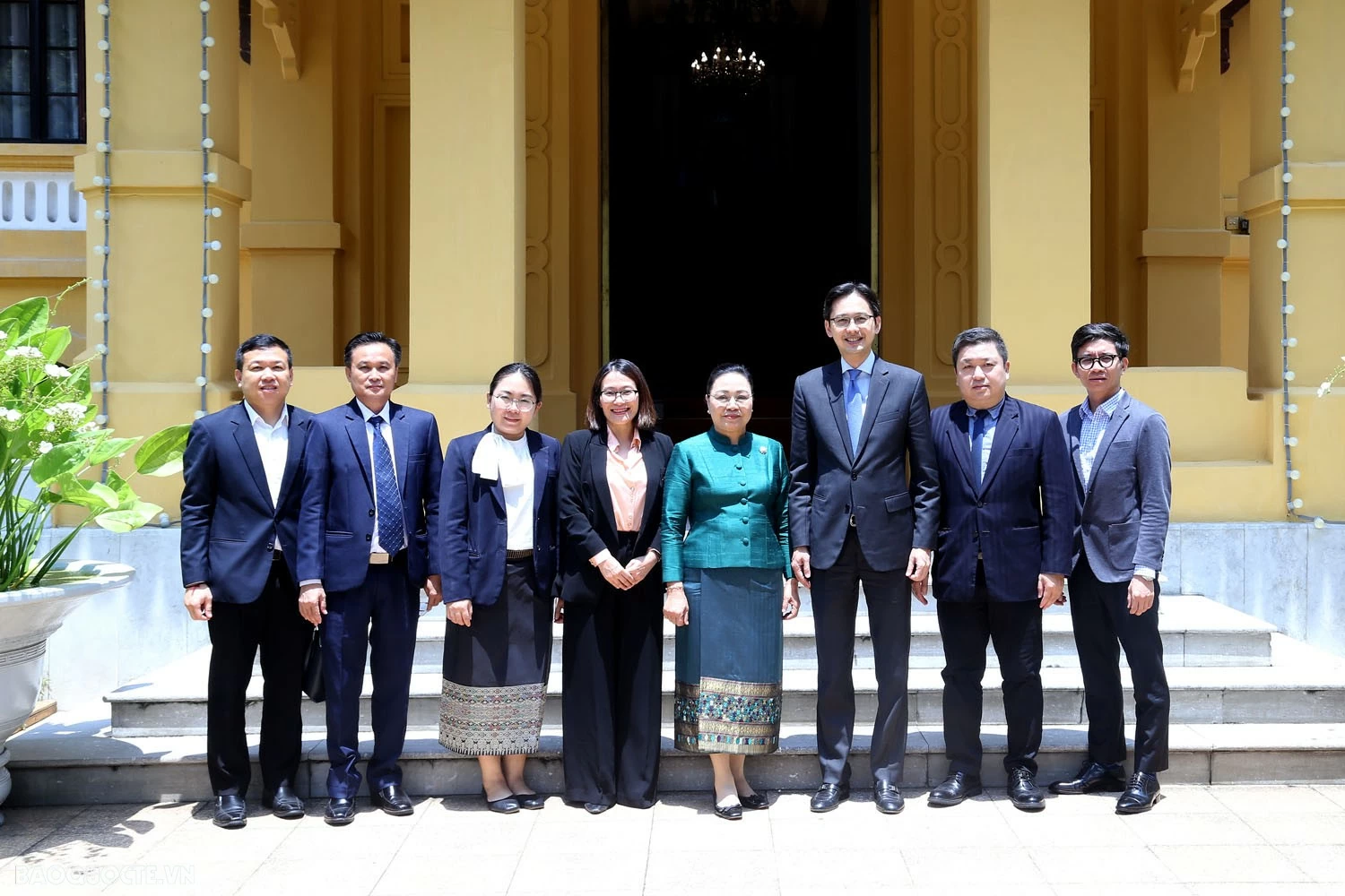 Đại sứ Lào Khamphao Ernthavanh chúc mừng 79 năm Quốc khánh Việt Nam Đại sứ Lào Khamphao Ernthavanh chúc mừng 79 năm Quốc khánh Việt Nam